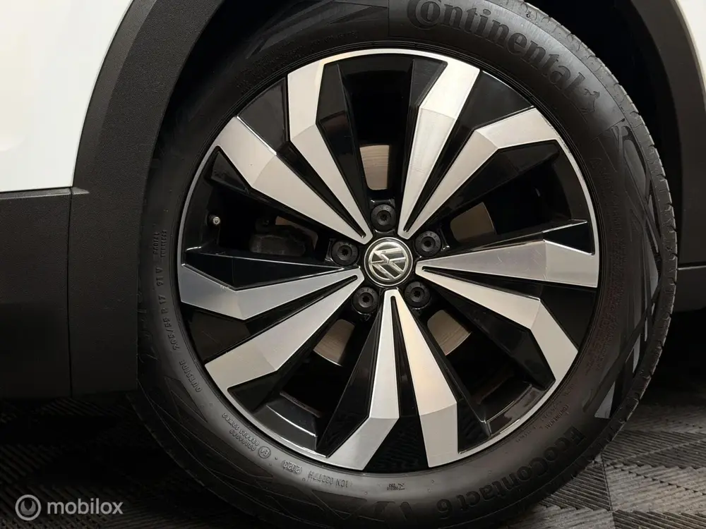 Volkswagen T-Cross 1.0 TSI DSG R-Line BEATS VIRTUAL CARPLAY uit 2019, foto 3