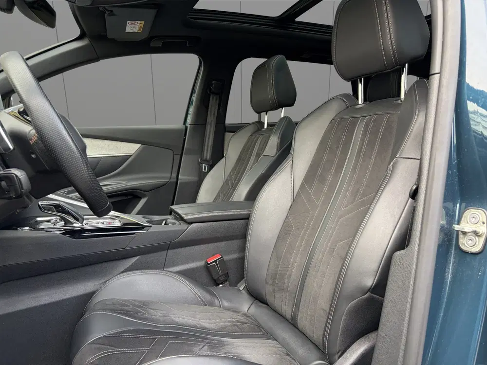Peugeot 5008 1.2 GT Pack Business Automaat uit 2022, foto 2