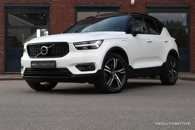 Volvo XC40 1.5 T5 Twin Engine R-Design PANO LEDER H/K CAM uit 2019