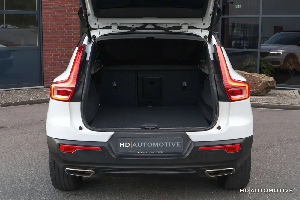 Volvo XC40 1.5 T5 Twin Engine R-Design PANO LEDER H/K CAM uit 2019, foto 10