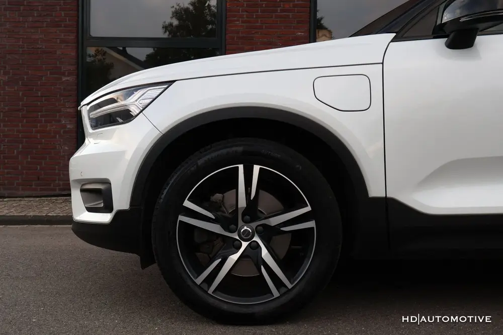 Volvo XC40 1.5 T5 Twin Engine R-Design PANO LEDER H/K CAM uit 2019, foto 12