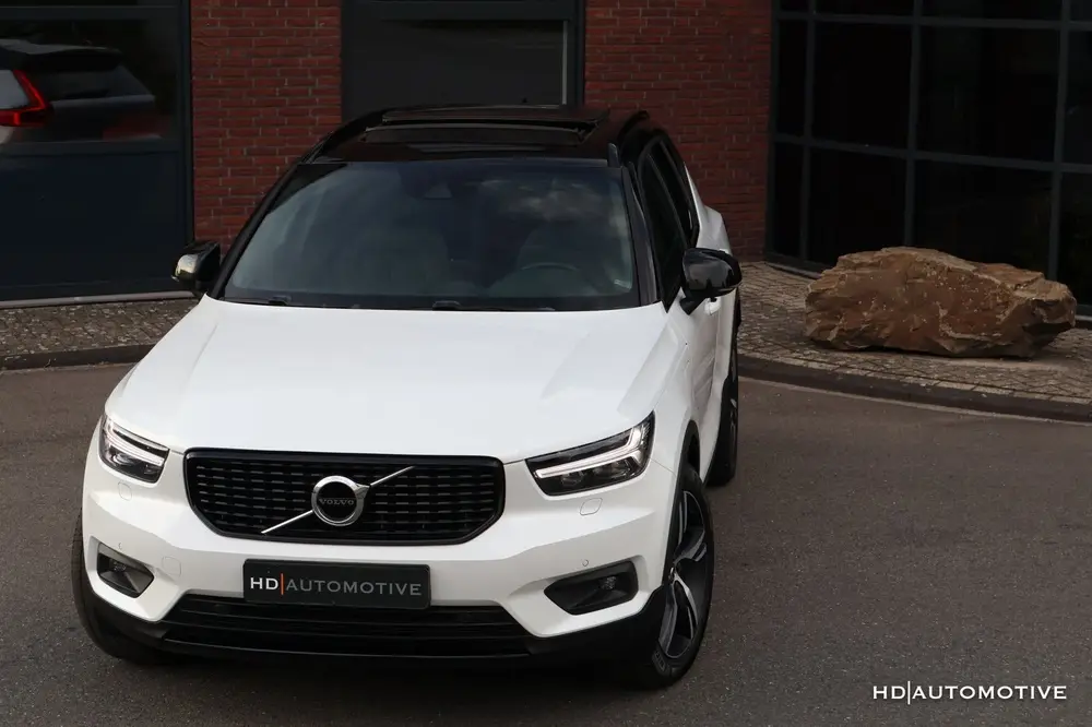 Volvo XC40 1.5 T5 Twin Engine R-Design PANO LEDER H/K CAM uit 2019, foto 15