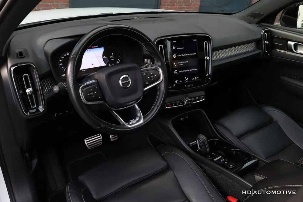Volvo XC40 1.5 T5 Twin Engine R-Design PANO LEDER H/K CAM uit 2019, foto 4