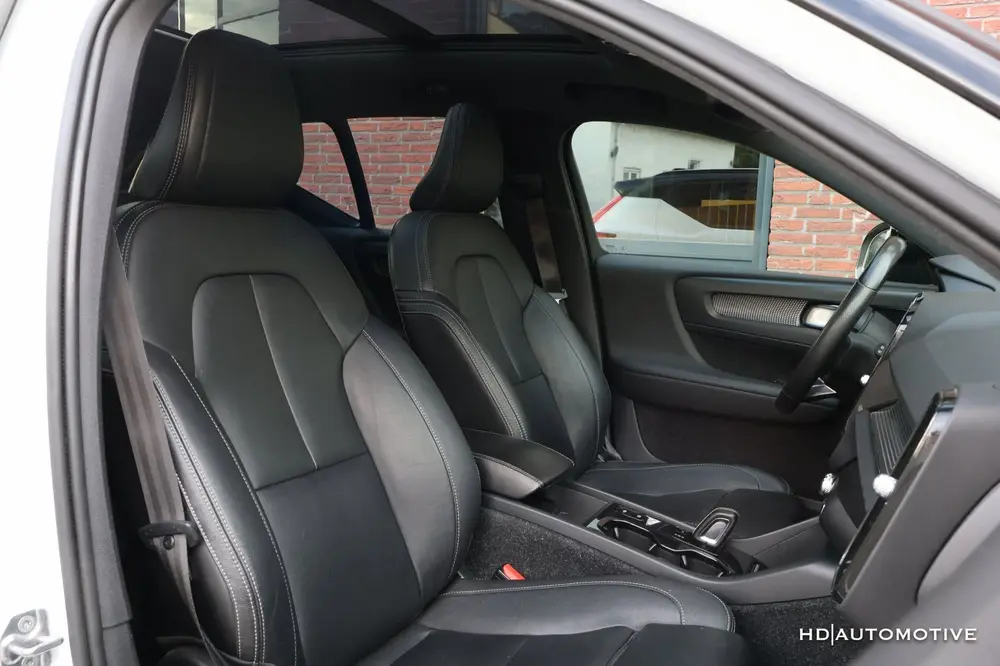 Volvo XC40 1.5 T5 Twin Engine R-Design PANO LEDER H/K CAM uit 2019, foto 5