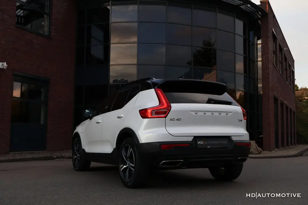 Volvo XC40 1.5 T5 Twin Engine R-Design PANO LEDER H/K CAM uit 2019, foto 7