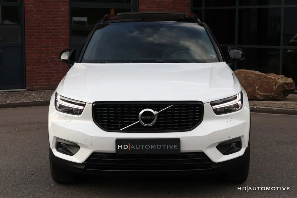 Volvo XC40 1.5 T5 Twin Engine R-Design PANO LEDER H/K CAM uit 2019, foto 8