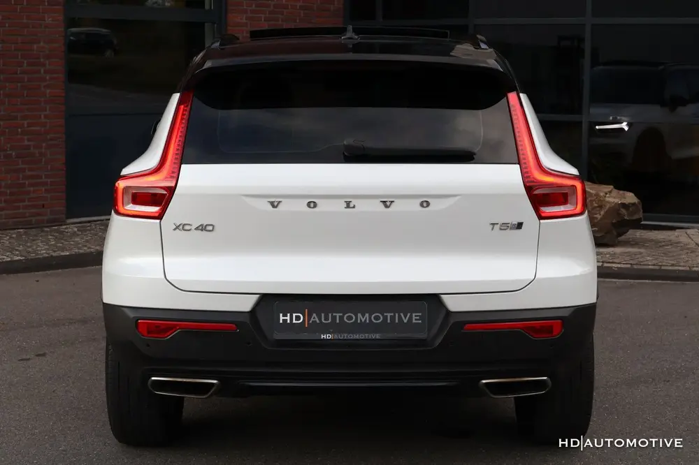 Volvo XC40 1.5 T5 Twin Engine R-Design PANO LEDER H/K CAM uit 2019, foto 9