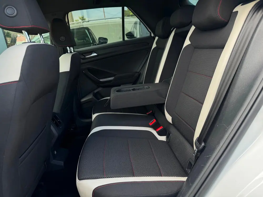 Volkswagen T-Roc 1.5 TSI Sport | Camera | Carplay uit 2019, foto 20