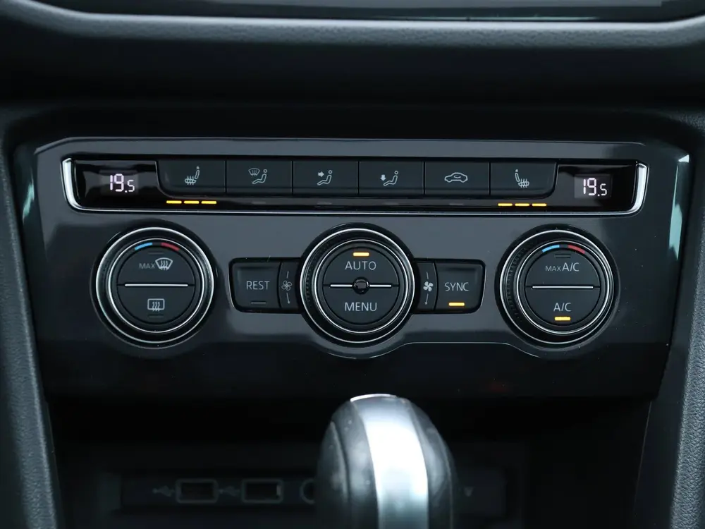 Volkswagen Tiguan 1.5 TSI ACT R-Line Automaat *Panodak*Trekh uit 2020, foto 20