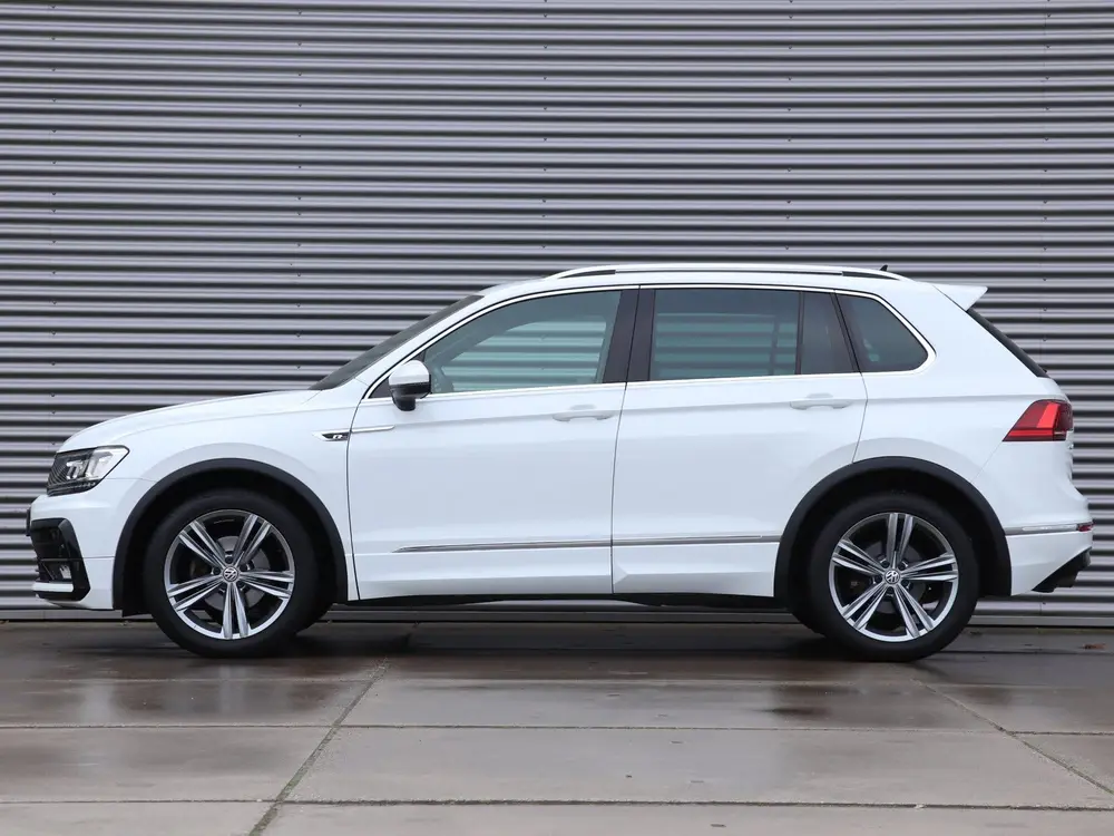 Volkswagen Tiguan 1.5 TSI ACT R-Line Automaat *Panodak*Trekh uit 2020, foto 4