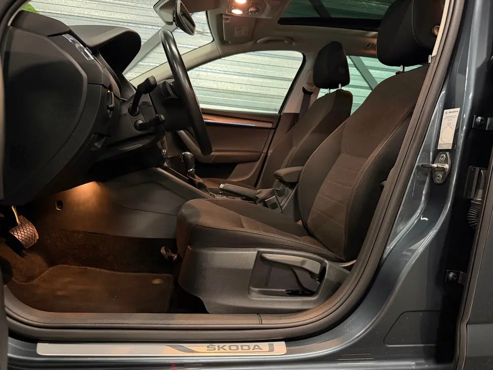 Skoda Octavia 2.0 TSI Soleil VIRTUAL uit 2019, foto 14
