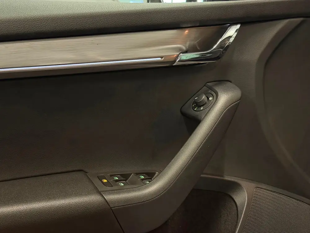 Skoda Octavia 2.0 TSI Soleil VIRTUAL uit 2019, foto 16