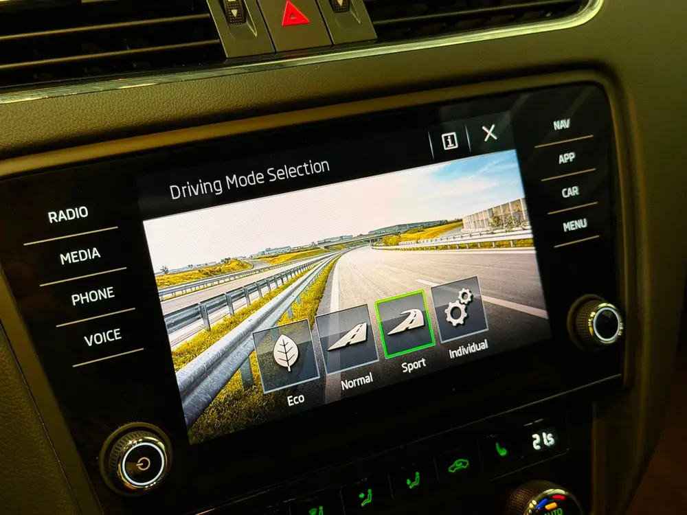 Skoda Octavia 2.0 TSI Soleil VIRTUAL uit 2019, foto 17