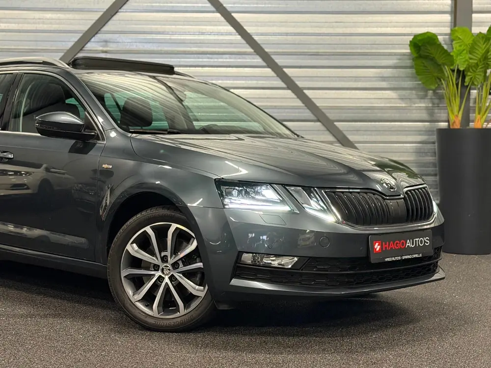 Skoda Octavia 2.0 TSI Soleil VIRTUAL uit 2019, foto 18