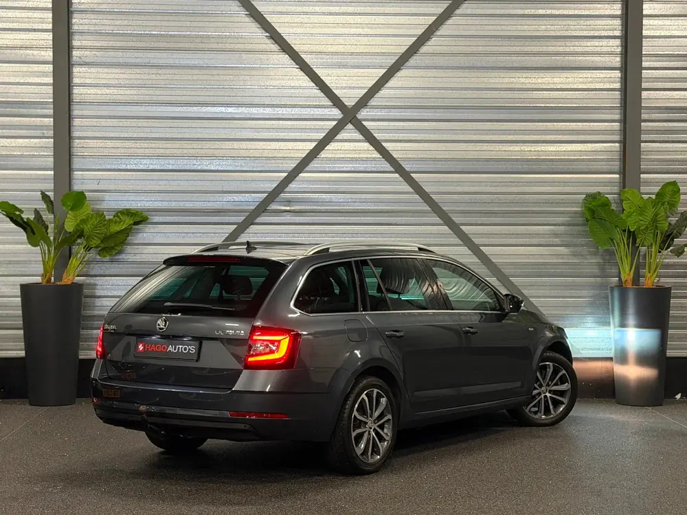 Skoda Octavia 2.0 TSI Soleil VIRTUAL uit 2019, foto 20