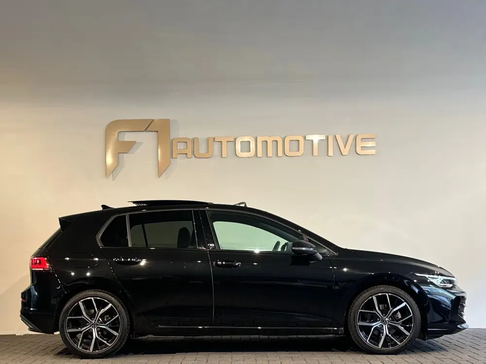 Volkswagen Golf 1.5 eTSI R-Line Edition Pano|Sfeer|IQ|HuD uit 2024, foto 10