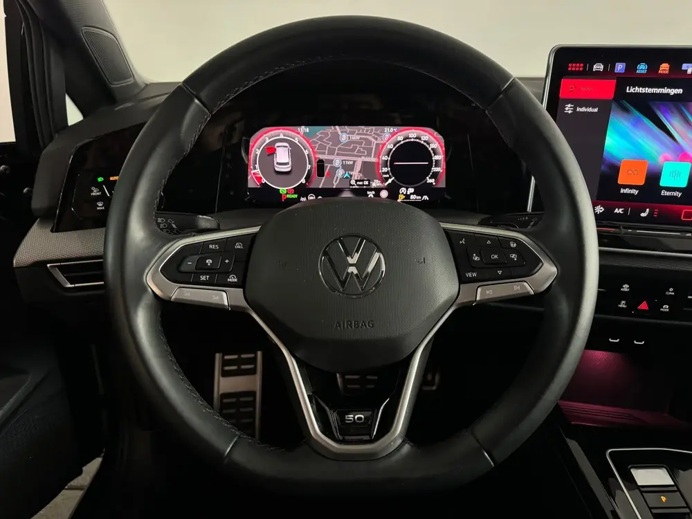 Volkswagen Golf 1.5 eTSI R-Line Edition Pano|Sfeer|IQ|HuD uit 2024, foto 13
