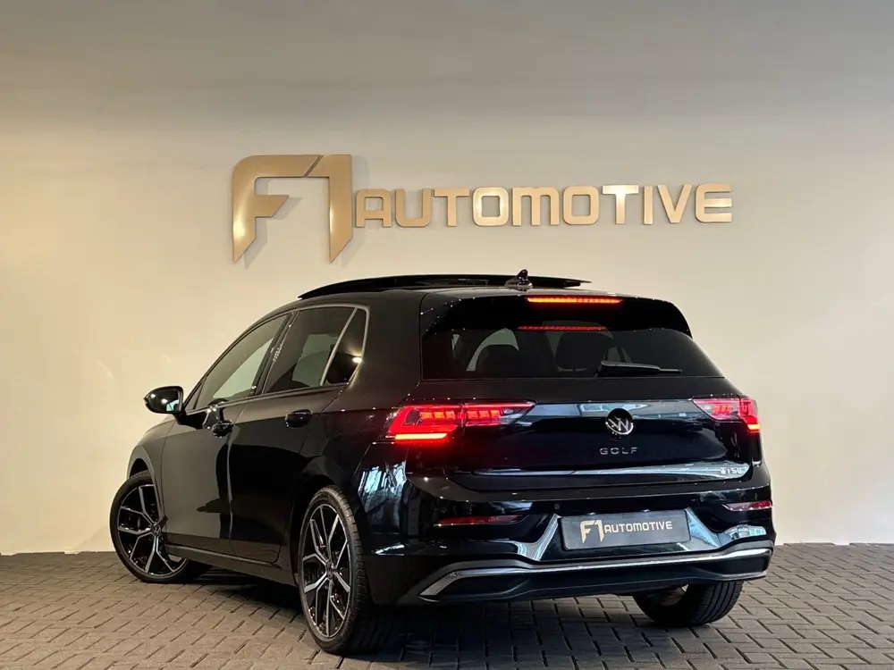 Volkswagen Golf 1.5 eTSI R-Line Edition Pano|Sfeer|IQ|HuD uit 2024, foto 6