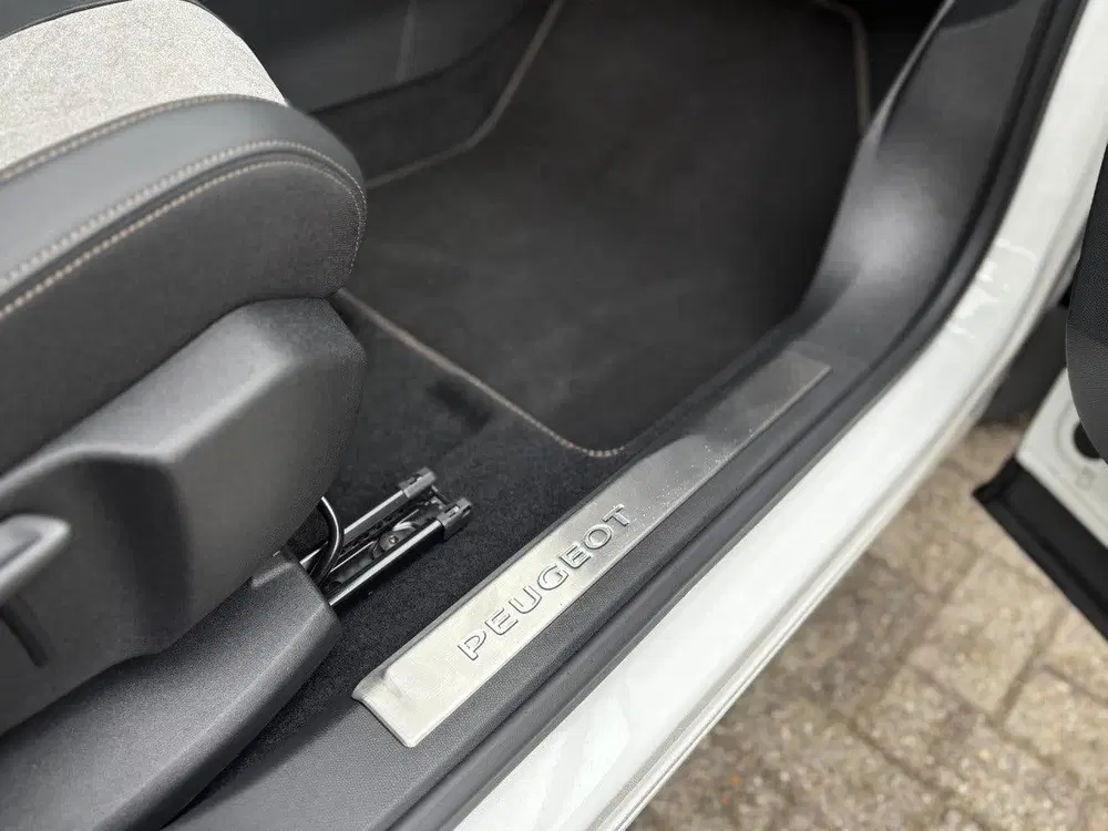Peugeot 3008 1.6 HYbrid4 300 GT Avantage uit 2020, foto 18