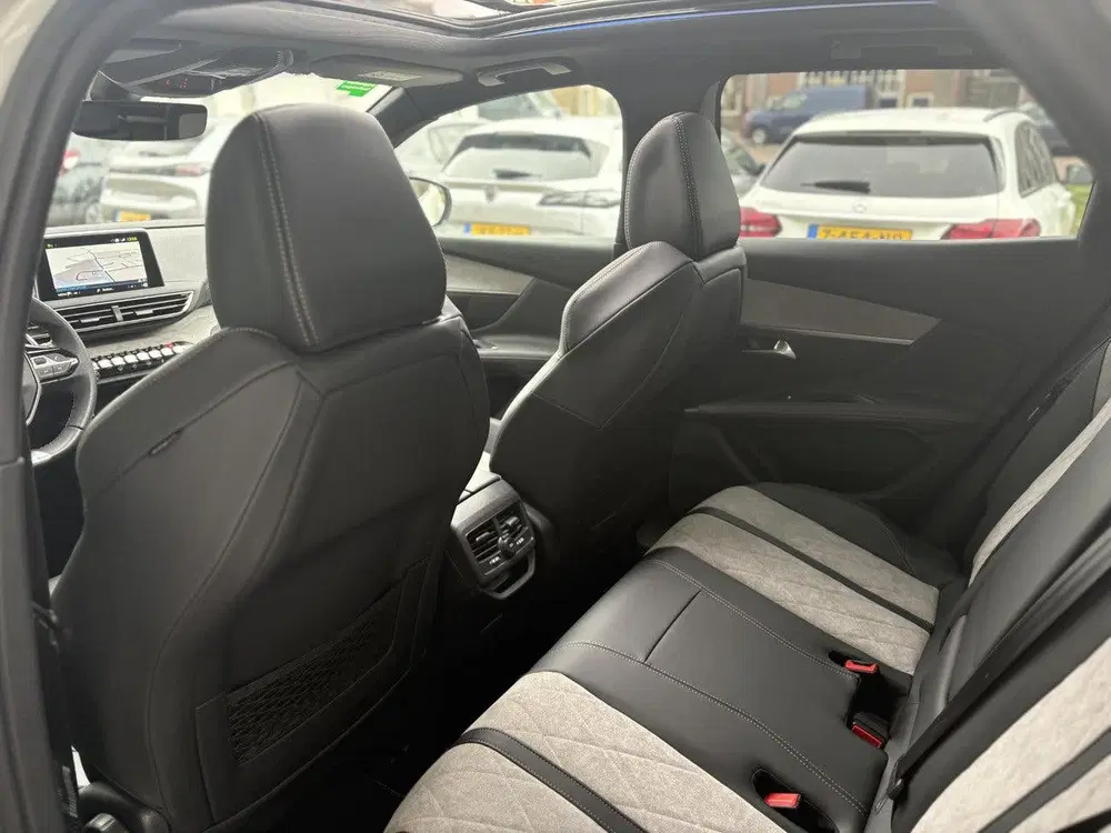 Peugeot 3008 1.6 HYbrid4 300 GT Avantage uit 2020, foto 20