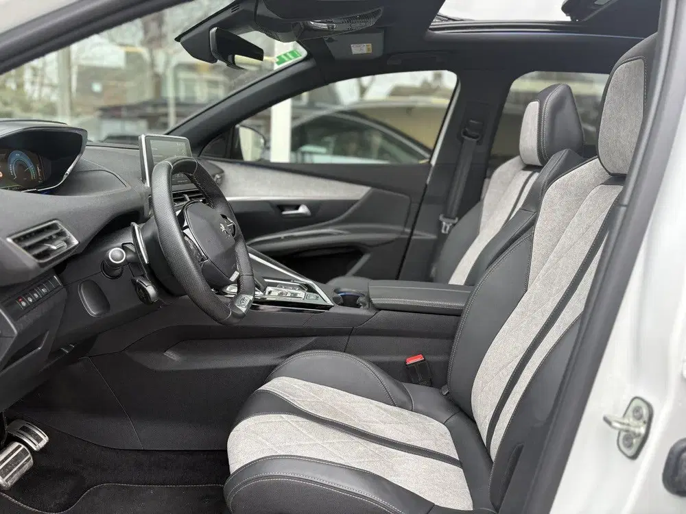 Peugeot 3008 1.6 HYbrid4 300 GT Avantage uit 2020, foto 7