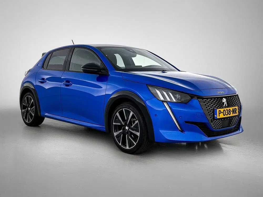 Peugeot 208 GT Pack 130pk Automaat uit 2022, foto 8
