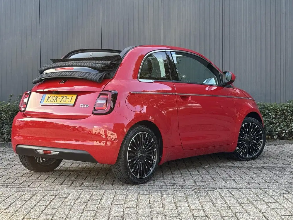 Fiat 500C La Prima 42 kWh Cabrio uit 2024, foto 3