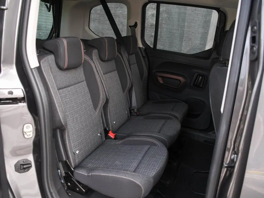 Peugeot Rifter GT 1.2 Puretech 130pk Automaat NAVI uit 2021, foto 12