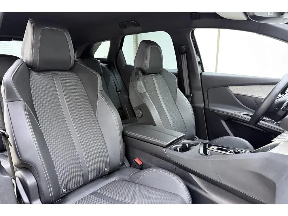 Peugeot 3008 1.2 Hybrid 145pk GT uit 2024, foto 14