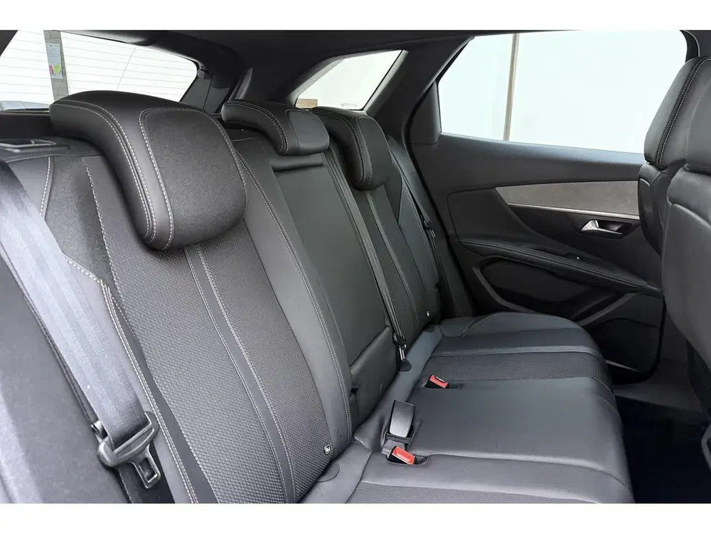 Peugeot 3008 1.2 Hybrid 145pk GT uit 2024, foto 15