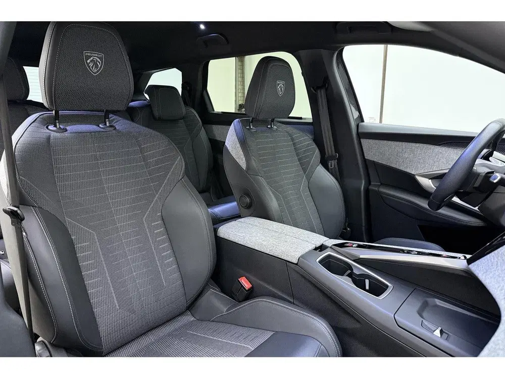 Peugeot 5008 1.2 Hybrid 145pk GT uit 2025, foto 14