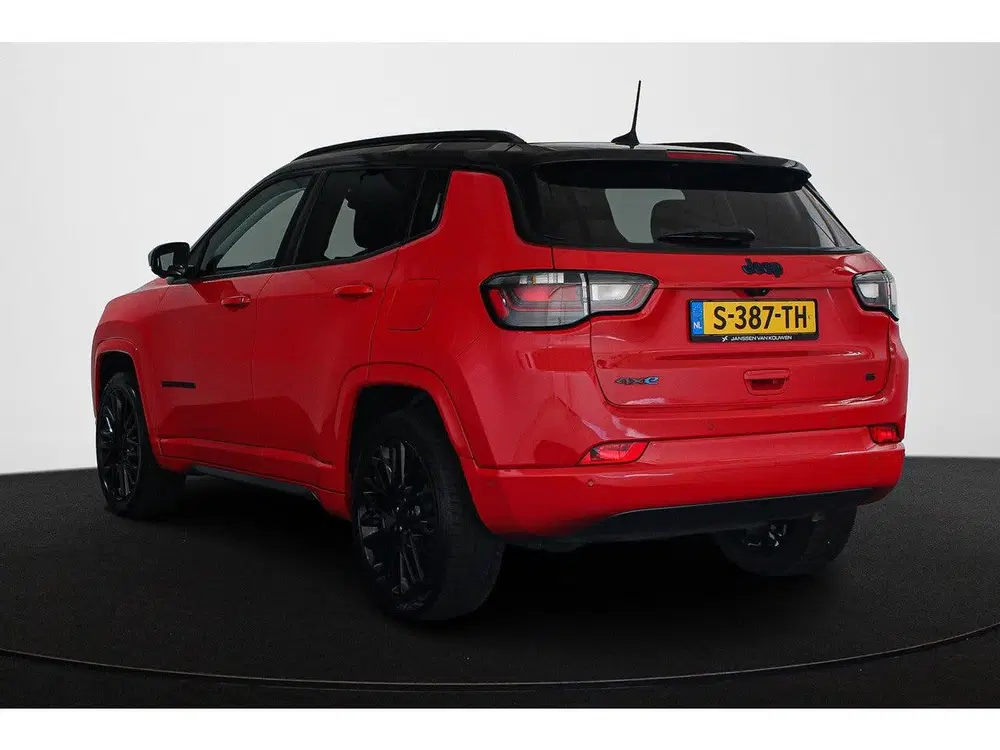 Jeep Compass 4xe 240 Plug-in Hybrid Electric S Winterpa uit 2023, foto 4
