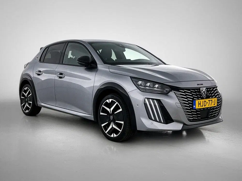 Peugeot 208 1.2 Hybrid GT 145pk Automaat uit 2025, foto 2