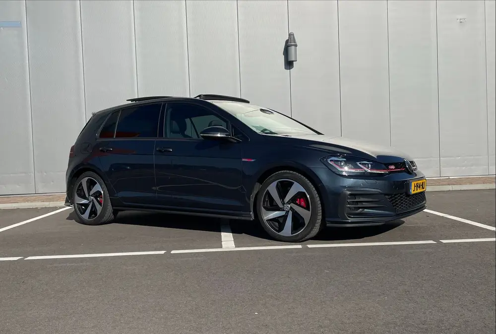 Volkswagen Golf VII Golf 2.0 TSI 221kW 7-DSG 2019 Dark Iron Blue uit 2019, foto 2