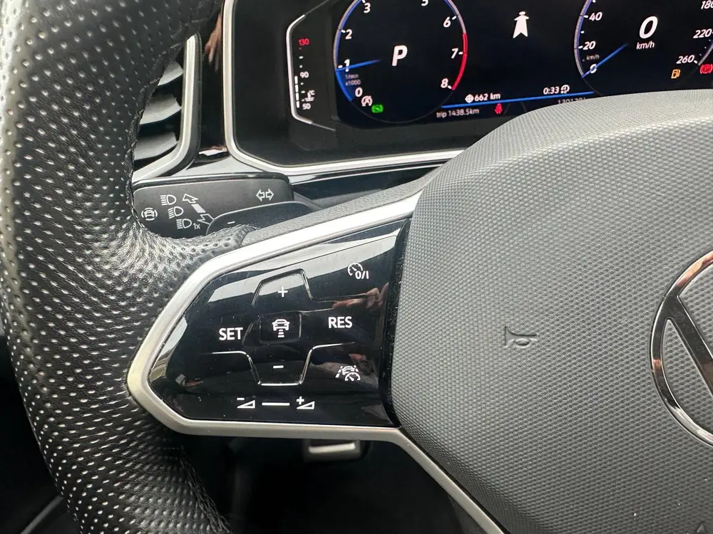Volkswagen T-Roc 1.5 TSI 2xR-Line Panorama trekhaak 2023 uit 2023, foto 15
