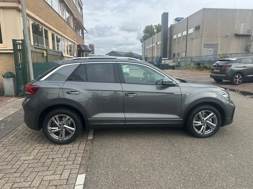 Volkswagen T-Roc 1.5 TSI 2xR-Line Panorama trekhaak 2023 uit 2023, foto 6