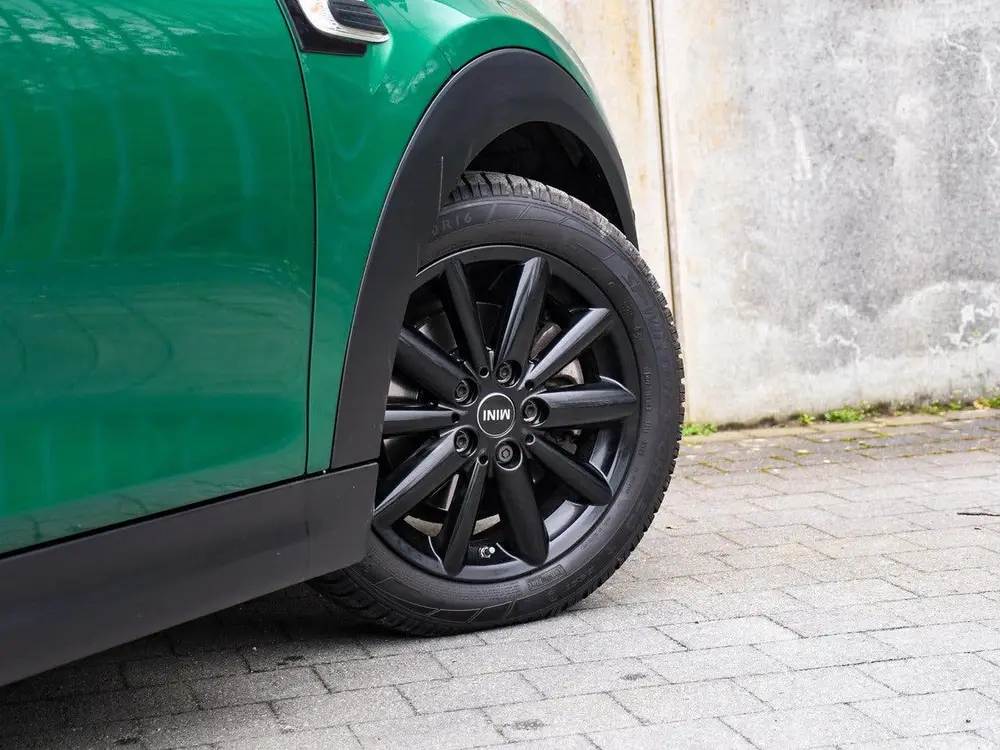 Mini 3-Deurs Cooper 60 Years Edition 1.5 136pk Automaat PANO uit 2019, foto 9