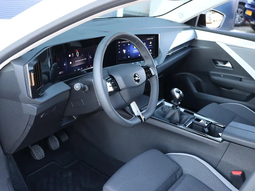 Opel Astra Sports Tourer 1.2 110pk Business Edition uit 2025, foto 10