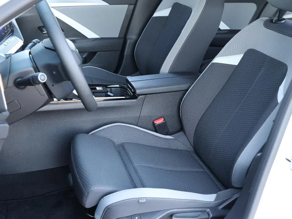 Opel Astra Sports Tourer 1.2 110pk Business Edition uit 2025, foto 12