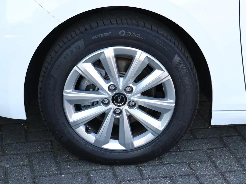 Opel Astra Sports Tourer 1.2 110pk Business Edition uit 2025, foto 20