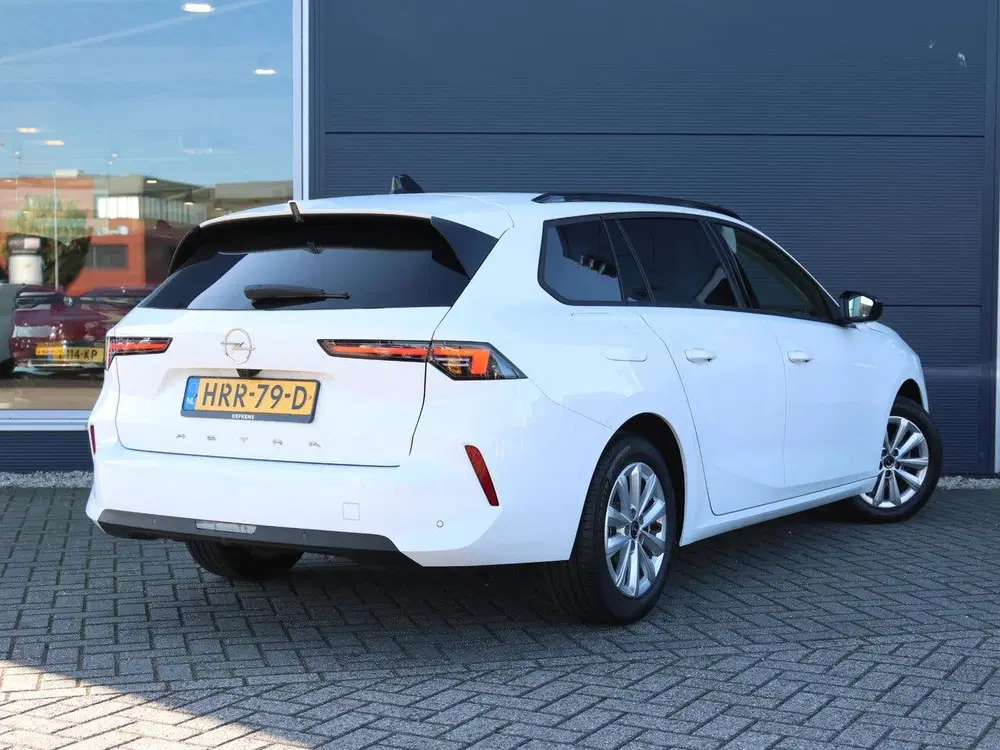 Opel Astra Sports Tourer 1.2 110pk Business Edition uit 2025, foto 3