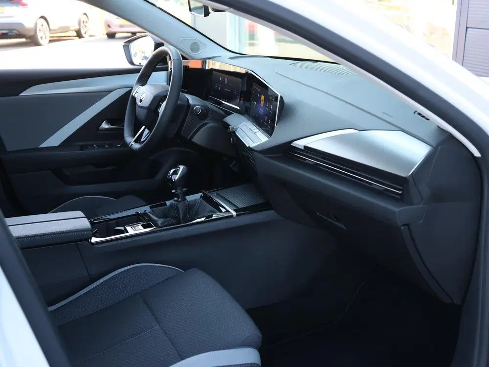 Opel Astra Sports Tourer 1.2 110pk Business Edition uit 2025, foto 8