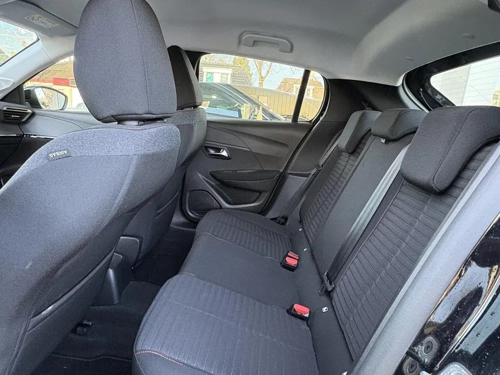 Peugeot 208 1.2T Automaat Active Pack uit 2023, foto 14