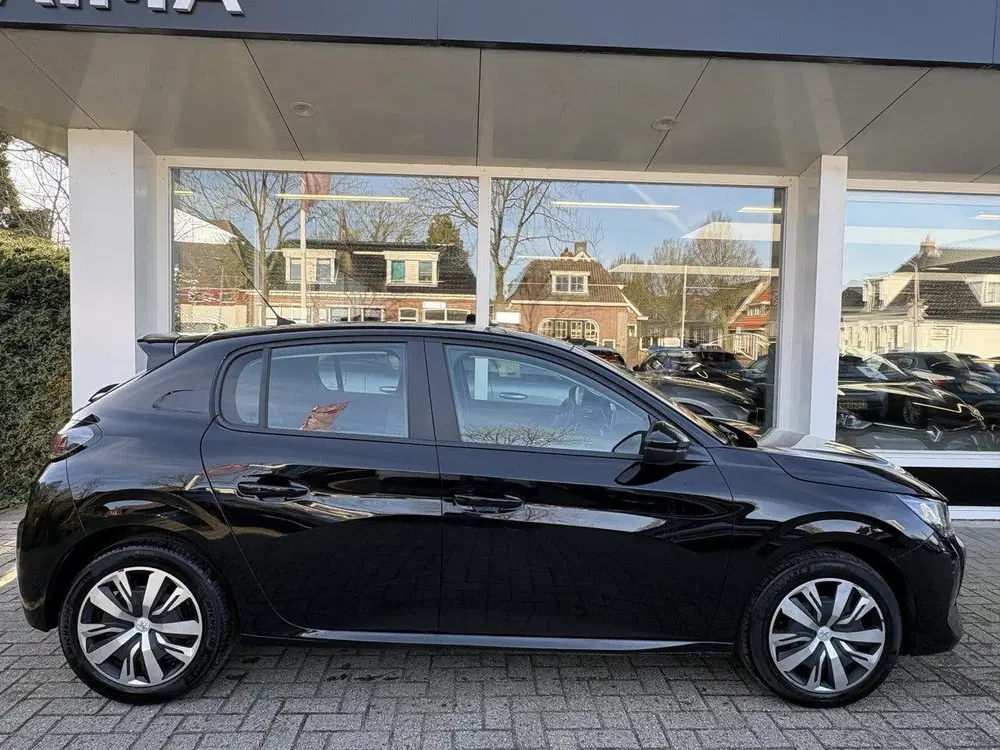 Peugeot 208 1.2T Automaat Active Pack uit 2023, foto 2
