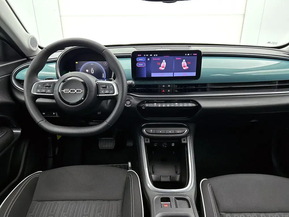 Fiat 600 1.2 Hybrid Urban Camera uit 2025, foto 2