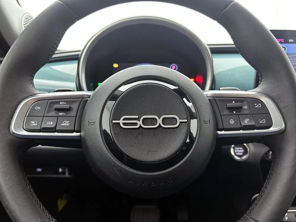 Fiat 600 1.2 Hybrid Urban Camera uit 2025, foto 8