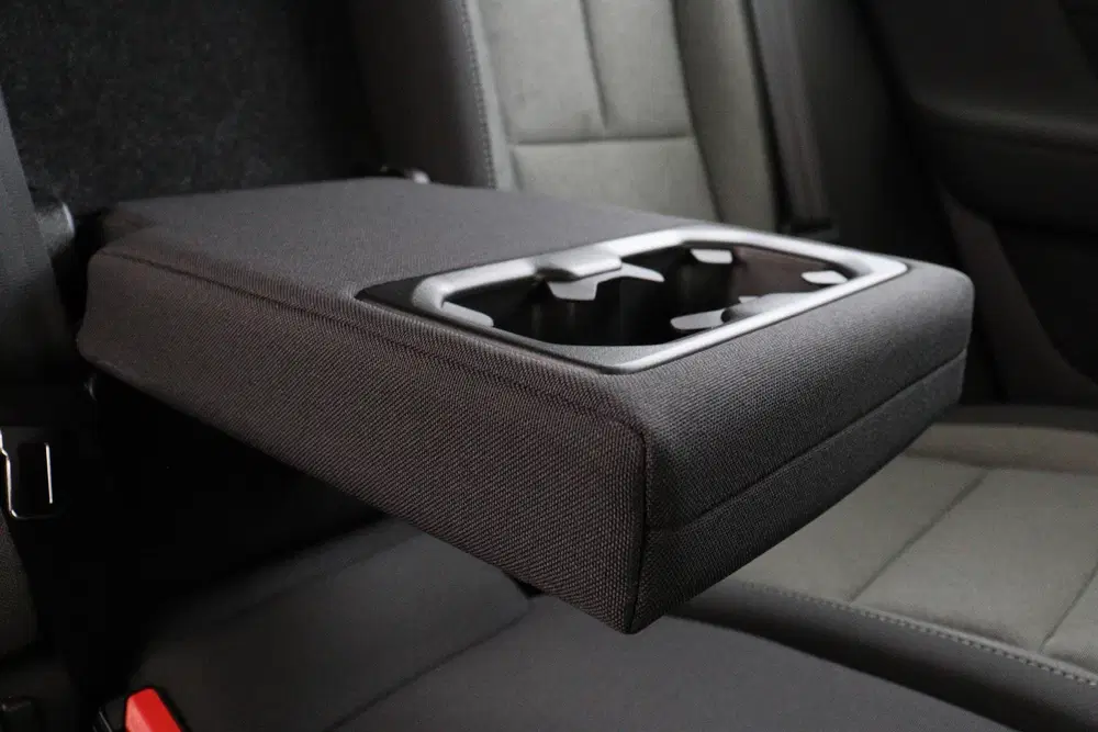 Volvo XC40 B4 (M-HYBRID) PLUS DARK -HARMAN uit 2025, foto 14