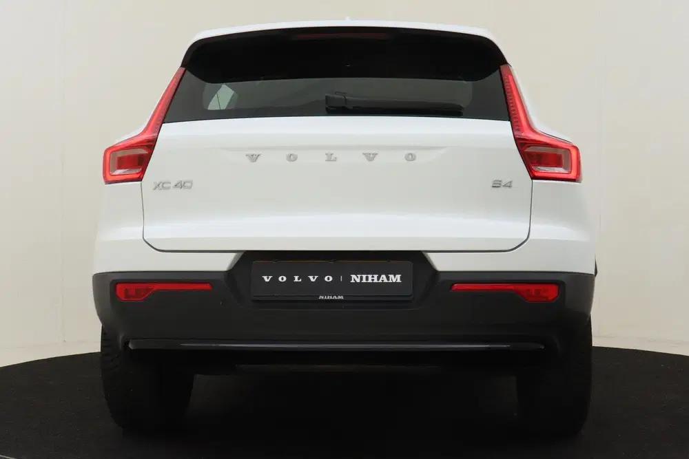 Volvo XC40 B4 (M-HYBRID) PLUS DARK -HARMAN uit 2025, foto 15