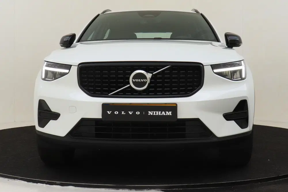 Volvo XC40 B4 (M-HYBRID) PLUS DARK -HARMAN uit 2025, foto 9
