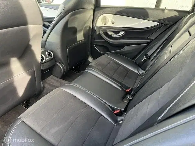 Mercedes-Benz E-Klasse 300 e 4MATIC AMG Line AMBIENTE DUBBEL SCHU uit 2022, foto 13